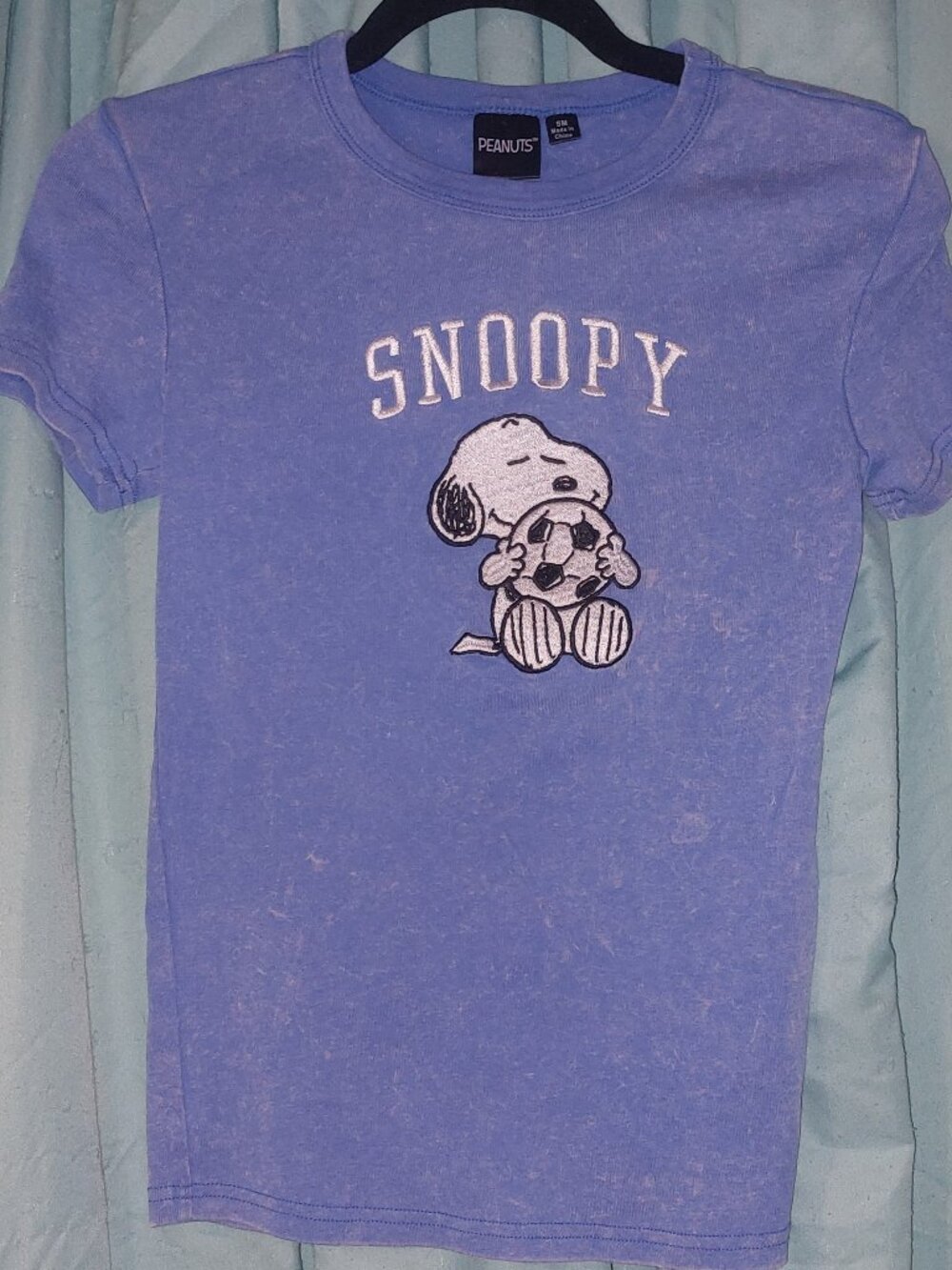 Peanuts Snoopy Soccer Ball T-shirt Small